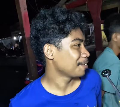 Bawa Motor Rakitan Sendiri, Iman Asal Muna Raih Juara 1 Drag Bike Night Race 2025