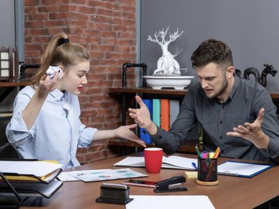 Bisnis Bareng Teman Sering Gagal? Ini Solusi dan Tips Mengatasinya!