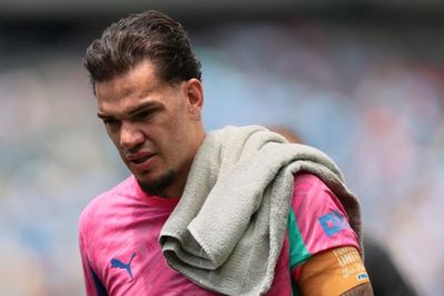 Cari Tantangan Baru, Ederson Akui Sudah Lama Tak Bahagia di Manchester City