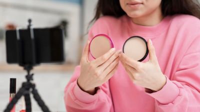 Panduan Memilih Antara Blush Liquid dan Powder: Temukan yang Tepat untuk Kamu