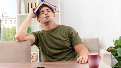 Fenomena Weekend Burnout di Kalangan Gen Z: Mengintip Kelelahan yang Tersembunyi