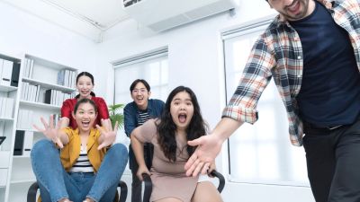 Fenomena Fan Meeting di Kafe: Tren Interaksi Intim di Kalangan Penggemar