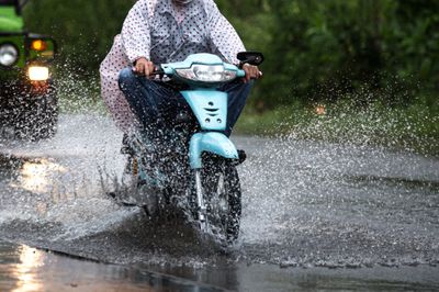 Jangan Biarkan Motor Kering Sendiri Setelah Hujan, Ini 5 Dampak Buruknya