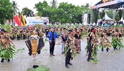 Pawai Budaya Terbesar Sepanjang Sejarah Warnai HUT ke-69 Lampung Selatan