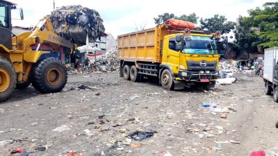 Volume Sampah di TPS Ciwastra Mulai Menurun, DLH Bandung Intensifkan Pengangkutan