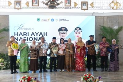 Pemkab Kuningan Gelar Peringatan Hari Ayah Nasional Perdana di Teras Pendopo