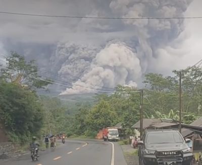 Letusan Dahsyat Gunung Semeru Lepaskan Awan Panas Lebih dari 5.000 Meter