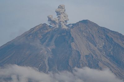 Tempat-tempat Wisata yang Harus Dihindari saat Gunung Semeru Erupsi