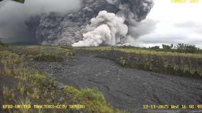 Peningkatan Aktivitas Gunung Semeru: Status Siaga Naik ke Level Awas