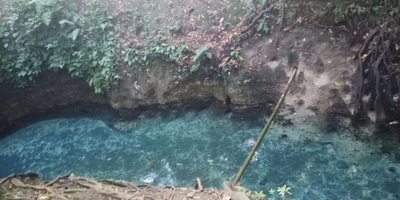 Wisata Aer Konde, Permandian Dengan Warna Biru Seperti Samudera