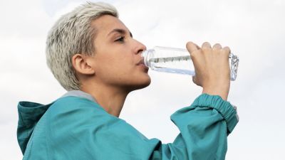 Dampak Minum Air Dingin Setelah Makanan Panas: Fakta dan Mitos