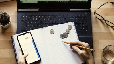 Peran Gadget dalam Pengelolaan Keuangan Pribadi di Era Digital