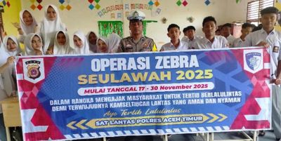 Polres Aceh Timur Edukasi Pelajar SMAN 1 Peureulak soal Safety Riding di Operasi Zebra 2025