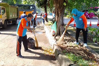 Ratusan Personel Kerja Bakti di Terminal Kampung Rambutan