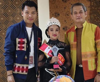 Model Cilik dari Konsel Raih Prestasi Nasional, Qirrnah Qaleisya Boyong Mahkota Icon Etnik