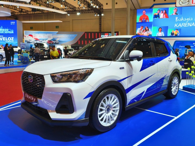Daihatsu Rocky Hybrid Serahkan 3 Unit Pertama ke Konsumen di GJAW 2025, Begini Spek dan Fiturnya