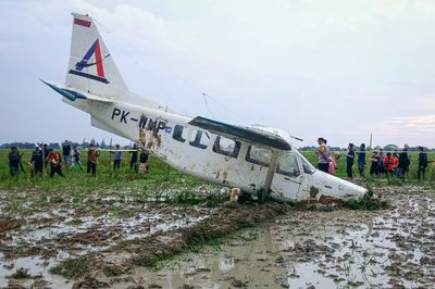 Detik-Detik Menegangkan saat Pesawat Jatuh di Karawang