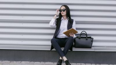 Investasi Fashion: Item Wajib yang Tak Lekang oleh Waktu