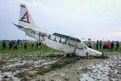 Lima Awak Selamat, Pesawat BRO Skydive Indonesia Mendarat Darurat di Karawang