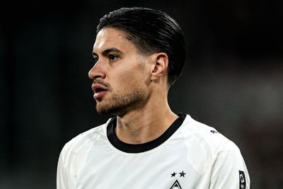 Kevin Diks Belum Tentu Dimainkan di Laga Kontra VfB Stuttgart Usai Alami Cedera Kepala