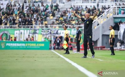 Pelatih Persebaya Kecewa Usai Imbang 1-1 Lawan Arema FC