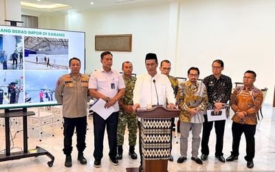 Mentan Segel Gudang Beras di Sabang Usai Temuan Impor Ilegal 250 Ton