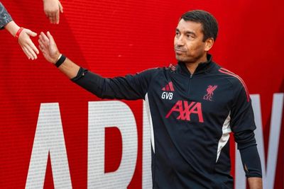 Giovanni van Bronckhorst Diisukan Masuk Daftar Kandidat Pelatih Baru Timnas Indonesia