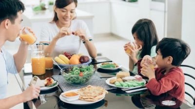Pola Makan Seimbang: Kunci Kesehatan di Semua Usia