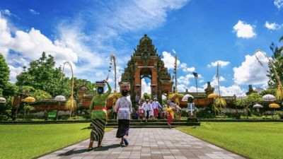 Bali: Simbol Pariwisata Indonesia dalam Era Digital