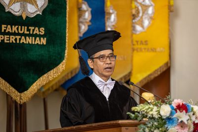 Prof. Donny Widianto Dikukuhkan sebagai Guru Besar UGM Bidang Bioteknologi Mikrobia
