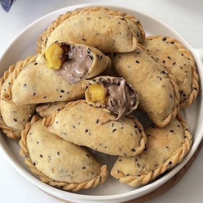 Renyah dan Manis! Begini Resep Pastel Pisang Cokelat yang Bikin Susah Berhenti Ngemil