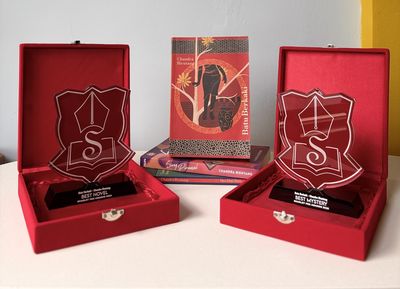 Deretan Pemenang Scarlet Pen Awards 2025: Batu Berkaki Dinobatkan sebagai Novel Fiksi Kriminal Terbaik