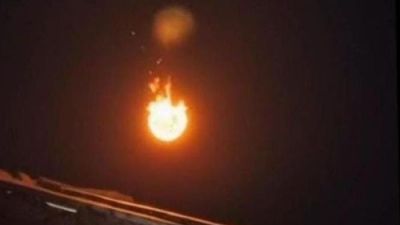 Dentuman Meteor Hebohkan Cirebon: Apa yang Terjadi?