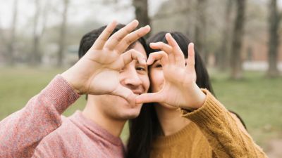 Perubahan Love Language Seiring Usia: Apa yang Perlu Diketahui?