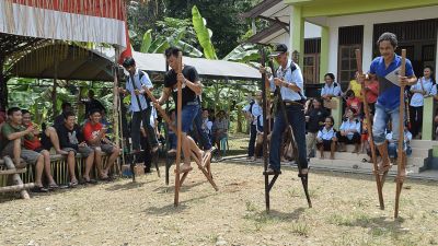 Egrang: Permainan Tradisional yang Menyatukan Generasi