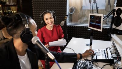 Radio Tetap Jadi Pilihan Meski Era Digital Melanda