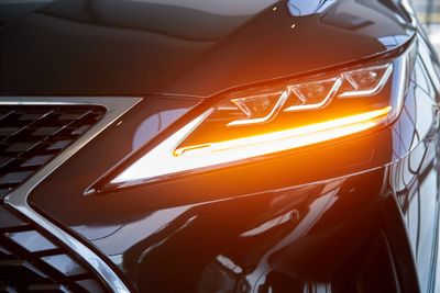 5 Penyebab Lampu Sein Mobil Mati yang Bikin Bahaya di Jalan, Wajib Tau!