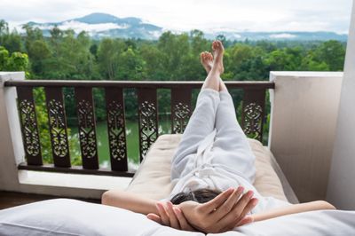 111 Caption Staycation di Hotel, Bahasa Inggris dan Artinya!