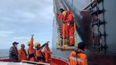 Diterjang Badai di Selat Malaka, Dua Kapal Karam dan Tujuh Orang Berhasil Diselamatkan