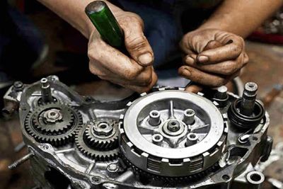 5 Ciri Motor Wajib Turun Mesin, Jangan Tunggu Sampai Rusak Total!