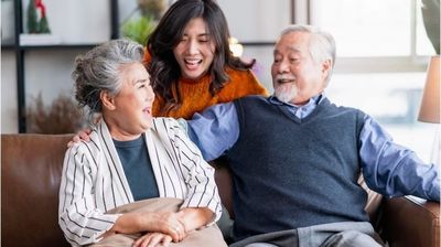 Kenapa Hormat ke Orang Tua dan Guru Sangat Penting? Ini Alasannya!