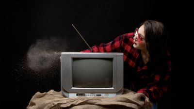 Tantangan Media Televisi di Era Digital: Analisis Tren Global