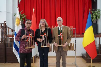 Ketika Alat Musik Angklung Indonesia Dipelajari Siswa Sekolah Tunanetra di Rumania