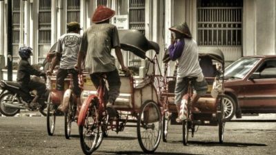 Kehilangan Pengguna Becak: Transformasi Ekonomi Dalam Transportasi Indonesia
