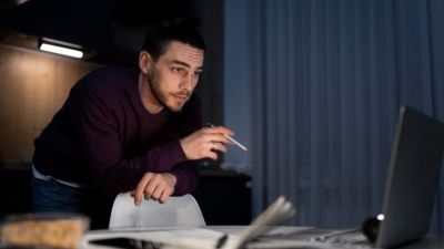 Peningkatan Produktivitas Malam: Mengapa Banyak yang Lebih Produktif di Malam Hari?