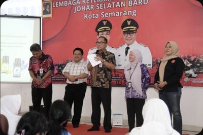 Edukasi Lingkungan, Sejumlah Siswa SMP di Semarang Memanfaatkan Minyak Jelantah Jadi Lilin Aromaterapi