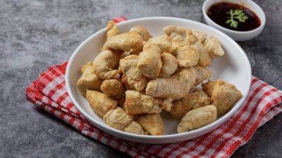 Analisis Nutrisi dan Dampak Kesehatan dari Gorengan di Indonesia