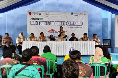 Demi Pemerataan Ekonomi RI, Aktivis 98 Resolution Network Gelar Bagi-bagi Sembako di Cilegon