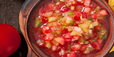 Pelengkap Lauk Legendaris Sulawesi Utara, Sambal Dabu-Dabu!