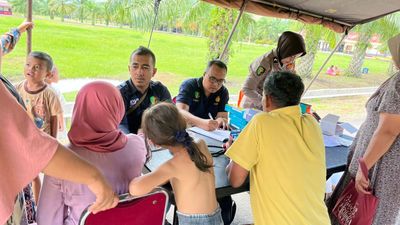 Banjir Parah, Polres Aceh Selatan Turunkan Tim Medis buat Periksa Warga